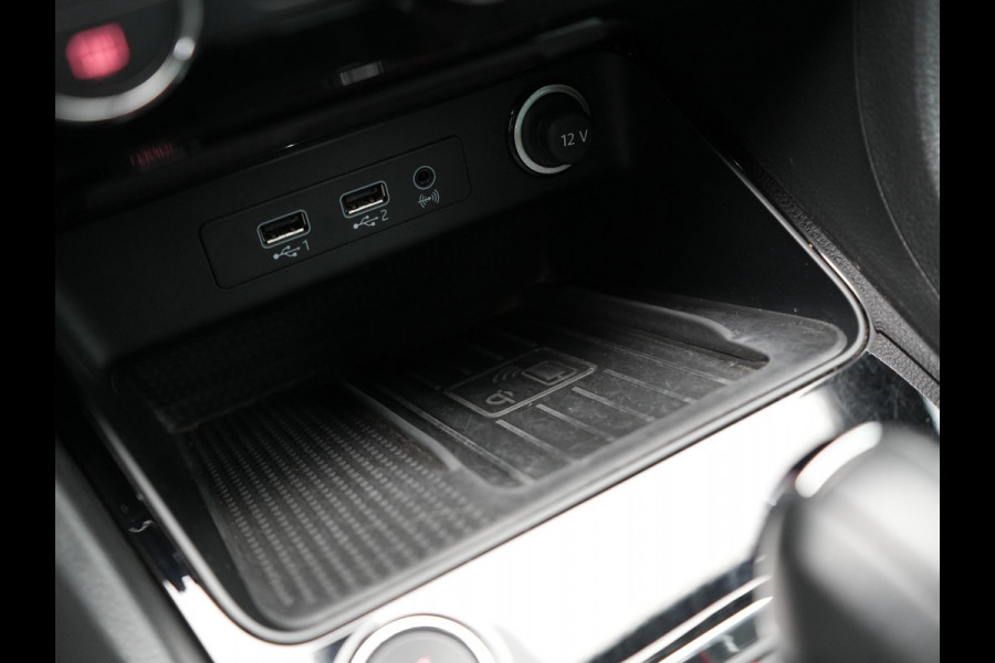 Seat Ateca 1.5 TSI FR DSG 150pk Dealer O.H. | Trekhaak Af Fabriek | Camera | Beats Audio | 19"L.M | Alcantara Sportstoelen Verwarmd | Sfeerverlichting | Apple Carplay | Keyless | Navigatie | DAB | Cruise Control |