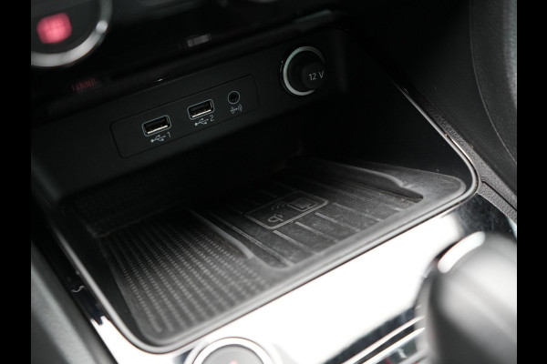 Seat Ateca 1.5 TSI FR DSG 150pk Dealer O.H. | Trekhaak Af Fabriek | Camera | Beats Audio | 19"L.M | Alcantara Sportstoelen Verwarmd | Sfeerverlichting | Apple Carplay | Keyless | Navigatie | DAB | Cruise Control |