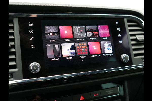 Seat Ateca 1.5 TSI FR DSG 150pk Dealer O.H. | Trekhaak Af Fabriek | Camera | Beats Audio | 19"L.M | Alcantara Sportstoelen Verwarmd | Sfeerverlichting | Apple Carplay | Keyless | Navigatie | DAB | Cruise Control |