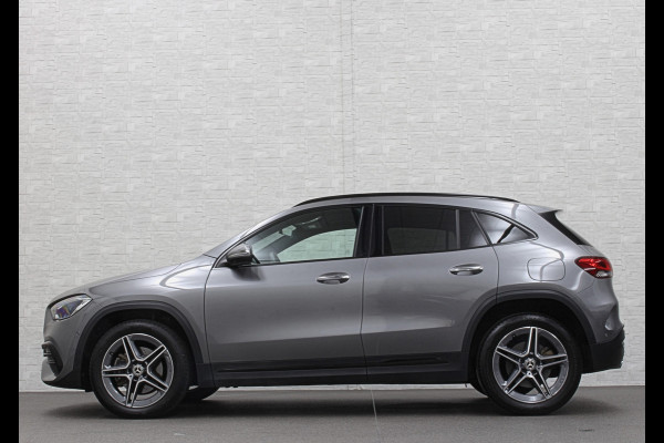 Mercedes-Benz GLA 250 e AMG Line | ACC | 360 Camera | Keyless-Go | Multi-Beam LED | Sfeerverlichting | Widescreen Cockpit | Carbon | Dodehoek | Lane Assist | Getint Glas | Stoelverwarming | 19'' | Autom. Achterklep |