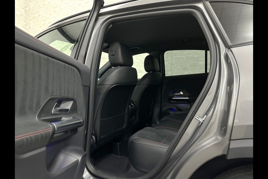 Mercedes-Benz GLA 250 e AMG Line | ACC | 360 Camera | Keyless-Go | Multi-Beam LED | Sfeerverlichting | Widescreen Cockpit | Carbon | Dodehoek | Lane Assist | Getint Glas | Stoelverwarming | 19'' | Autom. Achterklep |