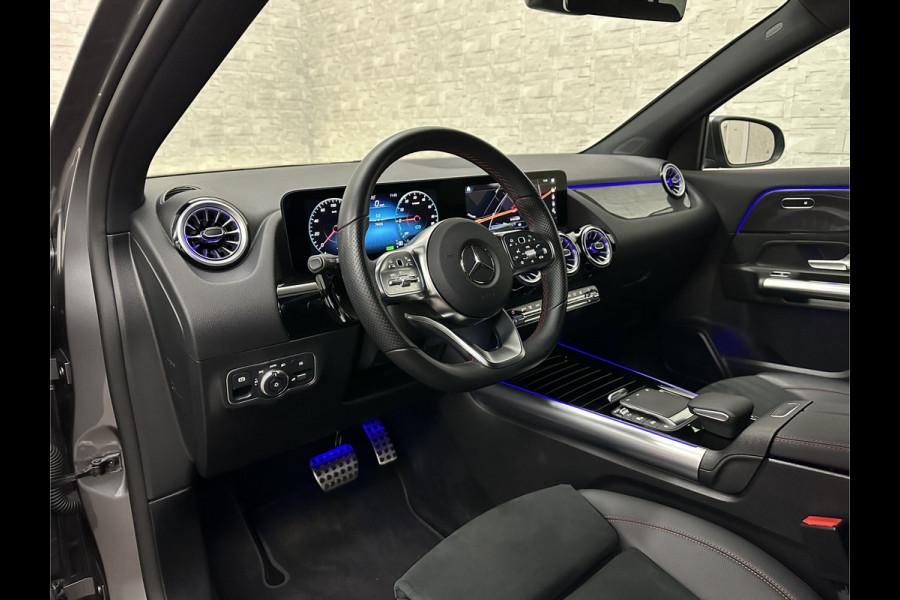Mercedes-Benz GLA 250 e AMG Line | ACC | 360 Camera | Keyless-Go | Multi-Beam LED | Sfeerverlichting | Widescreen Cockpit | Carbon | Dodehoek | Lane Assist | Getint Glas | Stoelverwarming | 19'' | Autom. Achterklep |