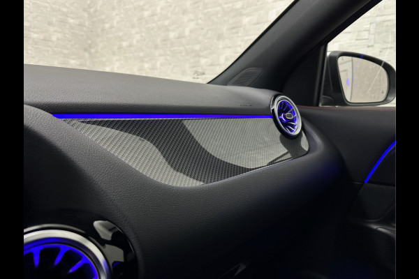 Mercedes-Benz GLA 250 e AMG Line | ACC | 360 Camera | Keyless-Go | Multi-Beam LED | Sfeerverlichting | Widescreen Cockpit | Carbon | Dodehoek | Lane Assist | Getint Glas | Stoelverwarming | 19'' | Autom. Achterklep |