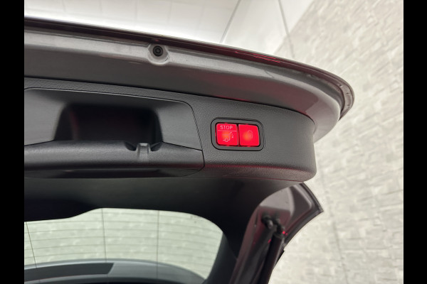 Mercedes-Benz GLA 250 e AMG Line | ACC | 360 Camera | Keyless-Go | Multi-Beam LED | Sfeerverlichting | Widescreen Cockpit | Carbon | Dodehoek | Lane Assist | Getint Glas | Stoelverwarming | 19'' | Autom. Achterklep |