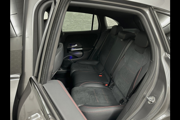 Mercedes-Benz GLA 250 e AMG Line | ACC | 360 Camera | Keyless-Go | Multi-Beam LED | Sfeerverlichting | Widescreen Cockpit | Carbon | Dodehoek | Lane Assist | Getint Glas | Stoelverwarming | 19'' | Autom. Achterklep |
