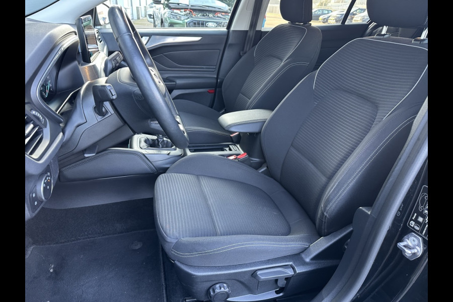 Ford FOCUS Wagon 1.5 EcoB. Tit. Bns WINTERPACK! TREKHAAK! ALL-SEASON! KEYLESS!