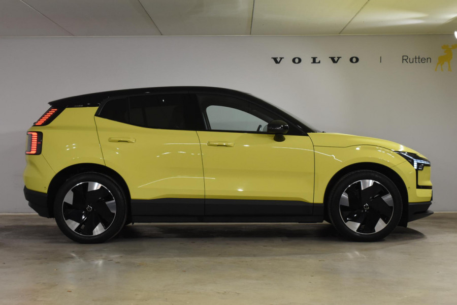 Volvo EX30 272PK Single Motor Extended Range Ultra 69 kWh / 360 Camera / Panoramadak / Voorstoelen en stuurwiel verwarmd / Adaptive cruise / Harman Kardon / Elektrisch verstelbare stoelen / Privacy glass / Elektrische achterklep / Wool Blend bekleding