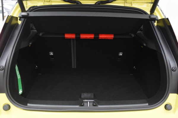 Volvo EX30 272PK Single Motor Extended Range Ultra 69 kWh / 360 Camera / Panoramadak / Voorstoelen en stuurwiel verwarmd / Adaptive cruise / Harman Kardon / Elektrisch verstelbare stoelen / Privacy glass / Elektrische achterklep / Wool Blend bekleding