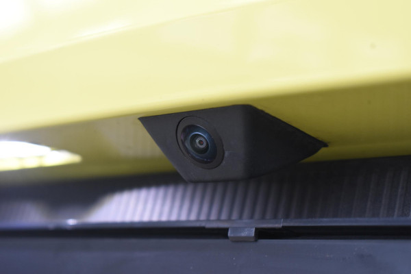 Volvo EX30 272PK Single Motor Extended Range Ultra 69 kWh / 360 Camera / Panoramadak / Voorstoelen en stuurwiel verwarmd / Adaptive cruise / Harman Kardon / Elektrisch verstelbare stoelen / Privacy glass / Elektrische achterklep / Wool Blend bekleding