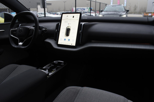 Volvo EX30 272PK Single Motor Extended Range Ultra 69 kWh / 360 Camera / Panoramadak / Voorstoelen en stuurwiel verwarmd / Adaptive cruise / Harman Kardon / Elektrisch verstelbare stoelen / Privacy glass / Elektrische achterklep / Wool Blend bekleding