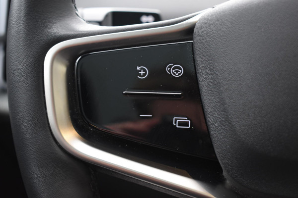 Volvo EX30 272PK Single Motor Extended Range Ultra 69 kWh / 360 Camera / Panoramadak / Voorstoelen en stuurwiel verwarmd / Adaptive cruise / Harman Kardon / Elektrisch verstelbare stoelen / Privacy glass / Elektrische achterklep / Wool Blend bekleding