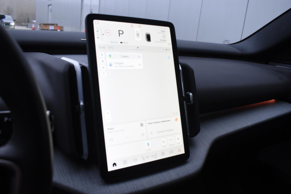 Volvo EX30 272PK Single Motor Extended Range Ultra 69 kWh / 360 Camera / Panoramadak / Voorstoelen en stuurwiel verwarmd / Adaptive cruise / Harman Kardon / Elektrisch verstelbare stoelen / Privacy glass / Elektrische achterklep / Wool Blend bekleding