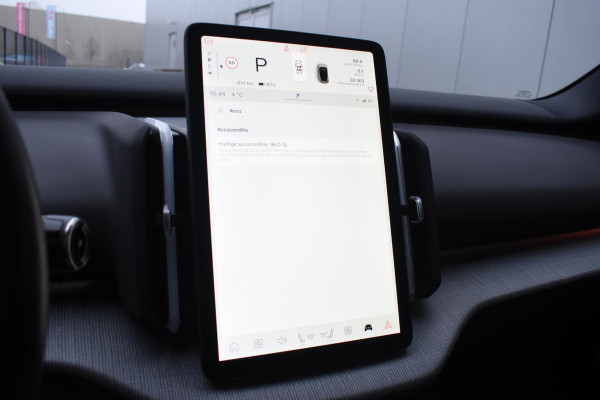 Volvo EX30 272PK Single Motor Extended Range Ultra 69 kWh / 360 Camera / Panoramadak / Voorstoelen en stuurwiel verwarmd / Adaptive cruise / Harman Kardon / Elektrisch verstelbare stoelen / Privacy glass / Elektrische achterklep / Wool Blend bekleding