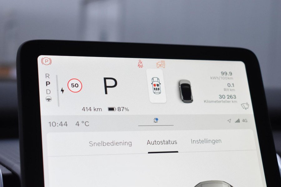 Volvo EX30 272PK Single Motor Extended Range Ultra 69 kWh / 360 Camera / Panoramadak / Voorstoelen en stuurwiel verwarmd / Adaptive cruise / Harman Kardon / Elektrisch verstelbare stoelen / Privacy glass / Elektrische achterklep / Wool Blend bekleding