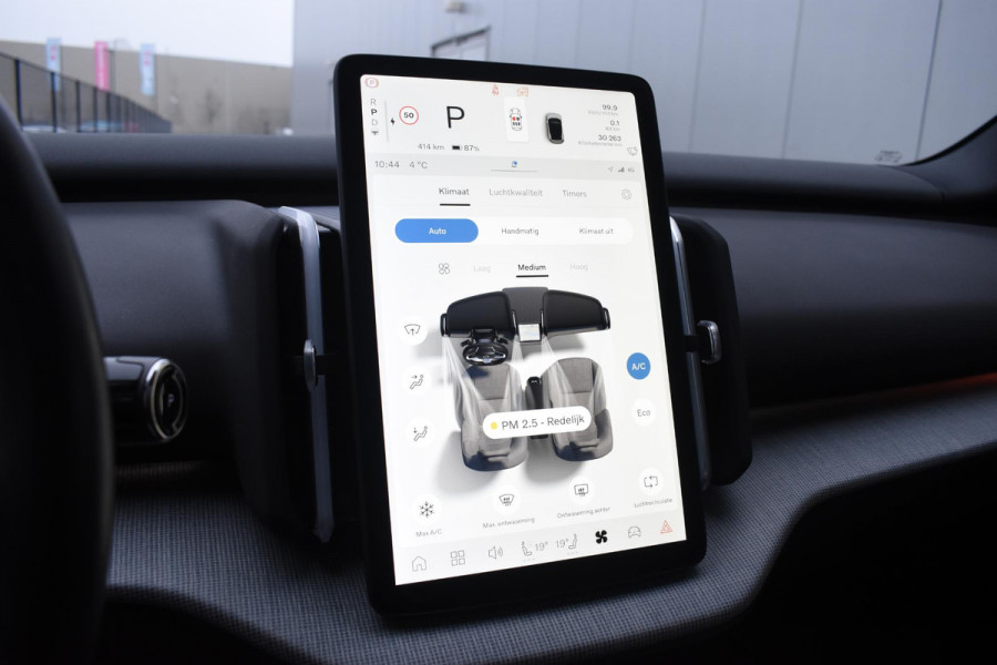 Volvo EX30 272PK Single Motor Extended Range Ultra 69 kWh / 360 Camera / Panoramadak / Voorstoelen en stuurwiel verwarmd / Adaptive cruise / Harman Kardon / Elektrisch verstelbare stoelen / Privacy glass / Elektrische achterklep / Wool Blend bekleding