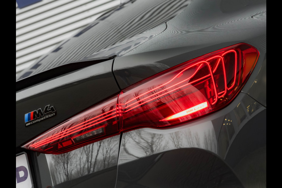 BMW 4 Serie Coupé M4 xDrive Competition - Carbon Brakes - M-Driver Pack - Stoelventilatie