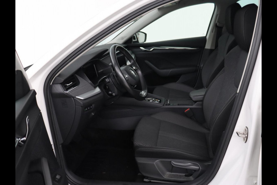 Škoda Octavia 1.5 TSI Business Edition Plus | Stoelverwarming | Trekhaak | Adaptive cruise | Keyless | Full LED | Parkeerhulp | Climate control