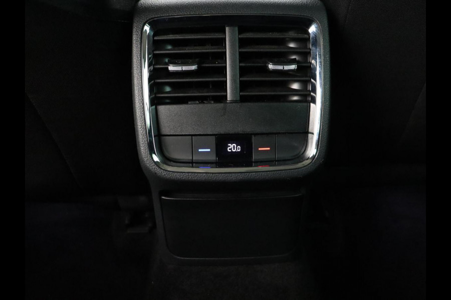 Škoda Octavia 1.5 TSI Business Edition Plus | Stoelverwarming | Trekhaak | Adaptive cruise | Keyless | Full LED | Parkeerhulp | Climate control