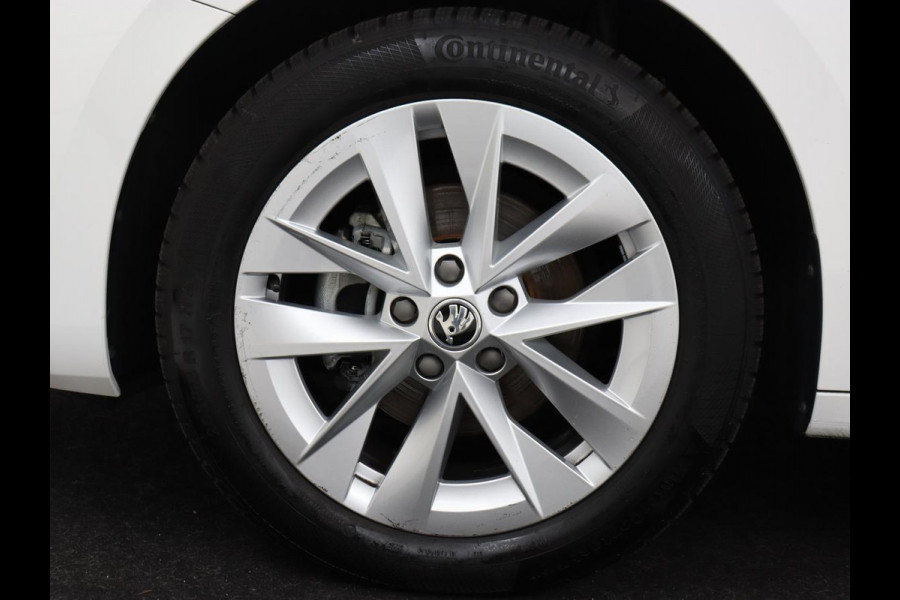 Škoda Octavia 1.5 TSI Business Edition Plus | Stoelverwarming | Trekhaak | Adaptive cruise | Keyless | Full LED | Parkeerhulp | Climate control