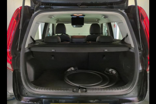Kia e-Soul 150kW / 64kWh Executive line / Leder / TV. DVD scherm A./ Pdc+Camera / Xenon / Navigatie / Airco-ecc./