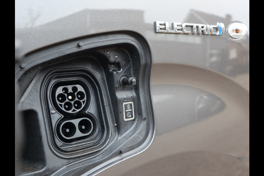 Toyota PROACE Electric Worker 50 kWh SoH 94,9 % Snelladen L3 Extra lang - NL Auto - Trekhaak