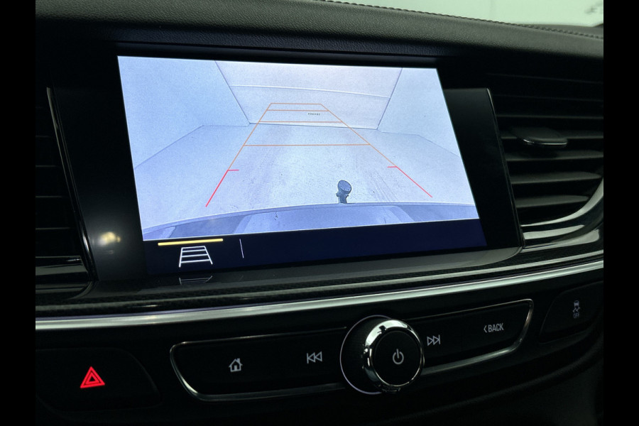 Opel Insignia Sports Tourer 1.5 CDTI 123PK Business Elegance / Leder / Trekhaak / Camera / Stoel-Stuurverwarming / Xenon / Airco-ecc. / Apk 01-2027