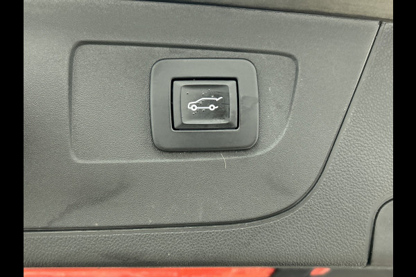 Opel Insignia Sports Tourer 1.5 CDTI 123PK Business Elegance / Leder / Trekhaak / Camera / Stoel-Stuurverwarming / Xenon / Airco-ecc. / Apk 01-2027