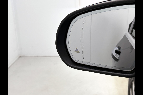 Mercedes-Benz EQC 400 4MATIC Business Solution 80 kWh (SFEERVERRLICHTING, CAMERA, ADAPTIVE CRUISE, STOELVERWARMING, DODEHOEK)