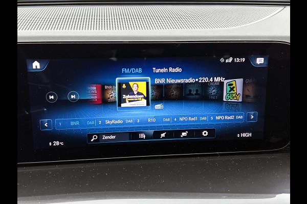 Mercedes-Benz EQC 400 4MATIC Business Solution 80 kWh (SFEERVERRLICHTING, CAMERA, ADAPTIVE CRUISE, STOELVERWARMING, DODEHOEK)