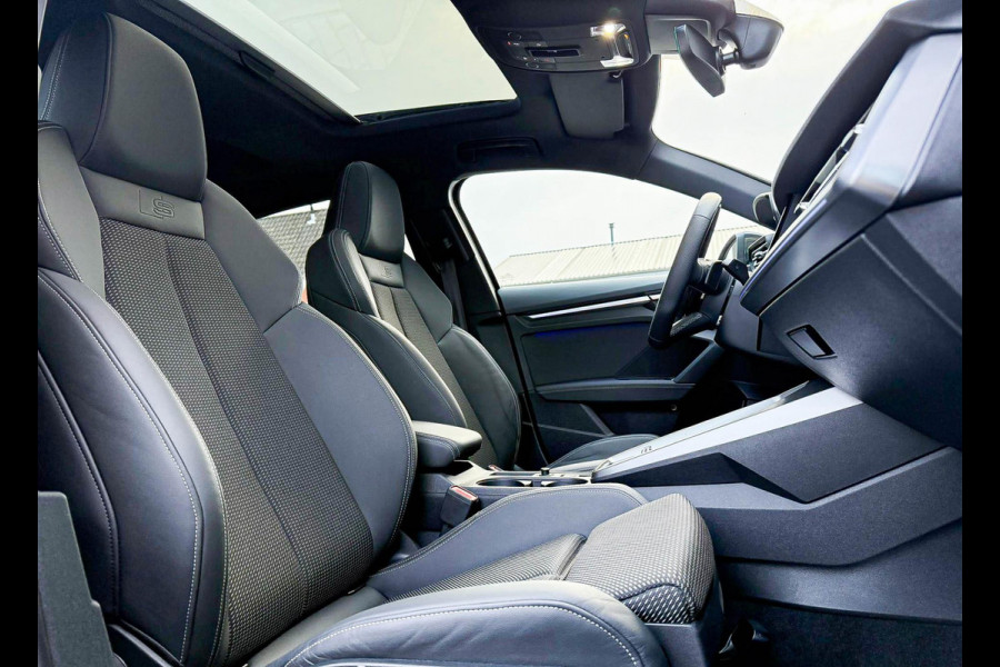 Audi A3 Sportback 35TFSI 150pk S-Tronic Competition S Edition S-Line Black Edtion! Pano|Kuipstoelen|Ambiance|Matrix|Virtual|Camera