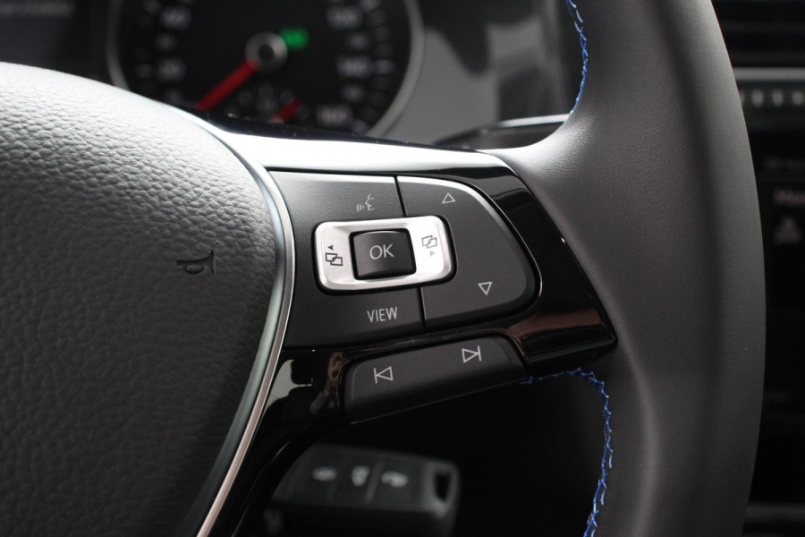 Volkswagen e-Golf Edition | Navigatie | Climate Control | Cruise control adaptief | Parkeer sensoren  | Lichtmetalen Velgen 17" | Parkeer sensoren