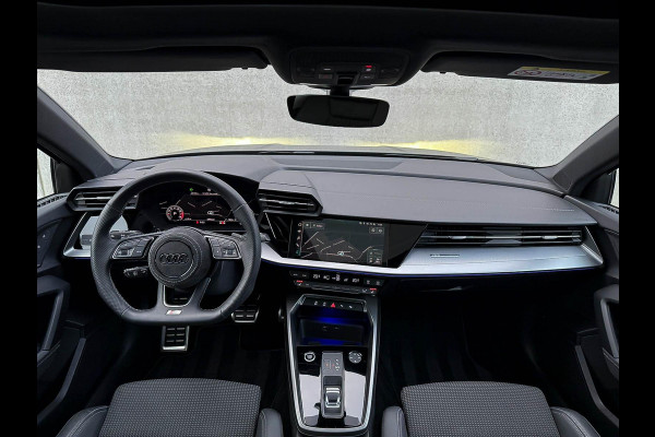 Audi A3 Sportback 35TFSI 150pk S-Tronic Competition S Edition S-Line Black Edtion! Pano|Kuipstoelen|Ambiance|Matrix|Virtual|Camera