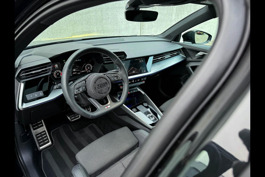 Audi A3 Sportback 35TFSI 150pk S-Tronic Competition S Edition S-Line Black Edtion! Pano|Kuipstoelen|Ambiance|Matrix|Virtual|Camera