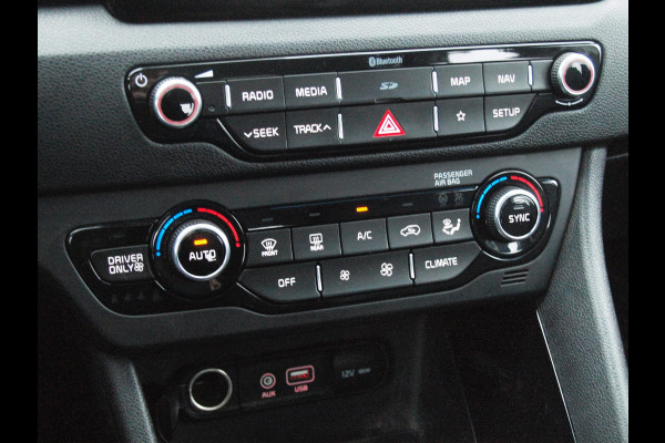 Kia Niro 1.6 GDi Hybrid DynamicLine | Camera | Trekhaak | Cruise Control | Apple Carplay |