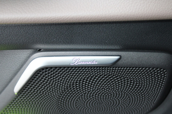 Mercedes-Benz V-Klasse 300d / AMG / Exclusive / 4-matic / Luchtvering / 7-pers / Pano / 360 Cam / Burmester / Vol Opties / NIEUWSTAAT.