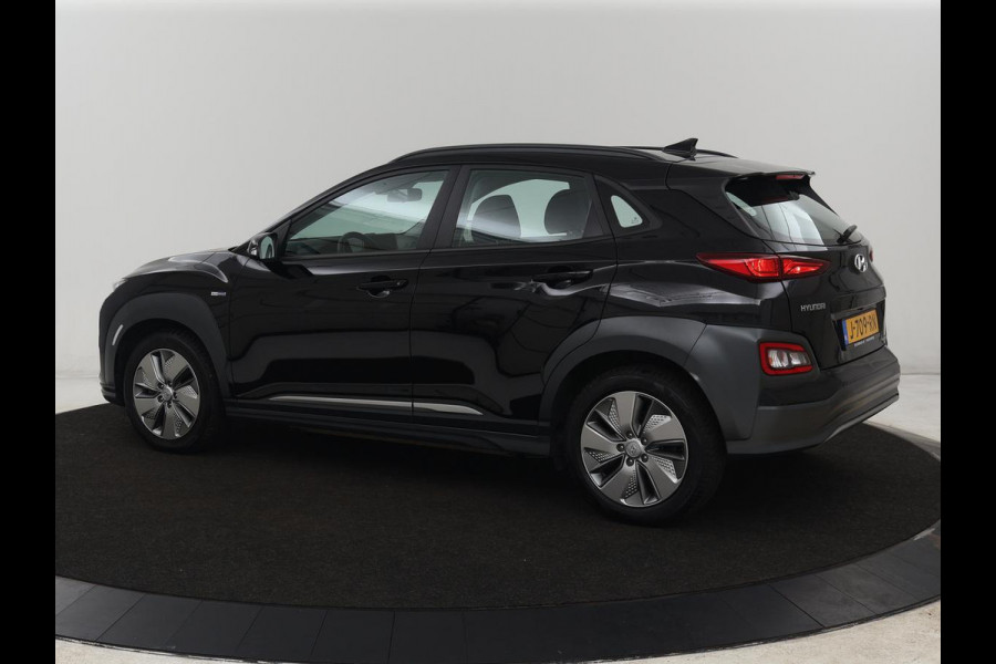 Hyundai Kona EV Comfort 64 kWh | Adaptive cruise | Krell Audio | Warmtepomp | Keyless | Parkeerhulp | Digital Cockpit | Navigatie | Climate control