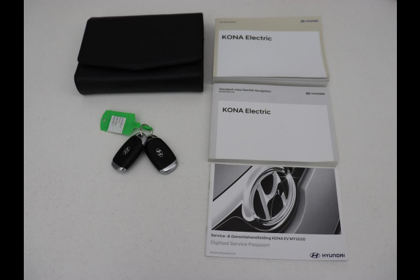 Hyundai Kona EV Comfort 64 kWh | Adaptive cruise | Krell Audio | Warmtepomp | Keyless | Parkeerhulp | Digital Cockpit | Navigatie | Climate control