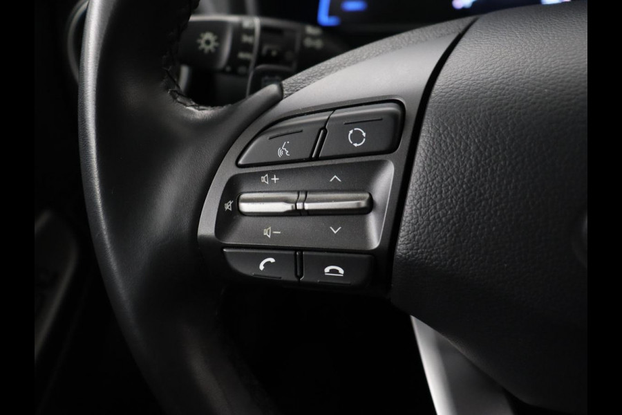 Hyundai Kona EV Comfort 64 kWh | Adaptive cruise | Krell Audio | Warmtepomp | Keyless | Parkeerhulp | Digital Cockpit | Navigatie | Climate control