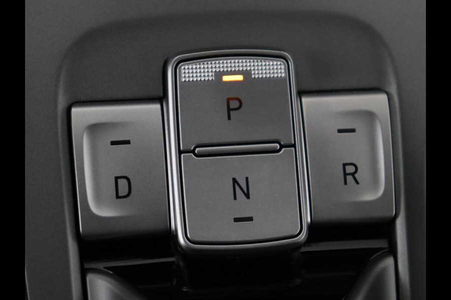 Hyundai Kona EV Comfort 64 kWh | Adaptive cruise | Krell Audio | Warmtepomp | Keyless | Parkeerhulp | Digital Cockpit | Navigatie | Climate control