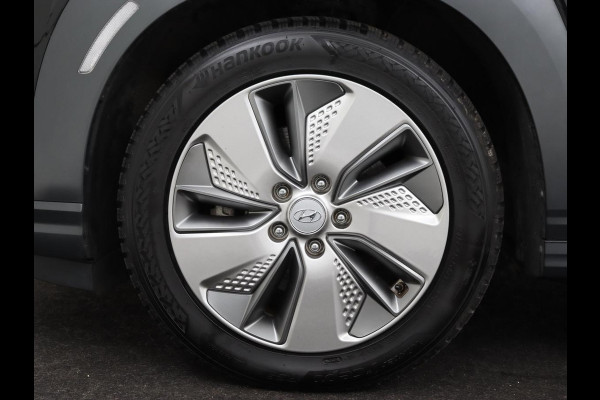 Hyundai Kona EV Comfort 64 kWh | Adaptive cruise | Krell Audio | Warmtepomp | Keyless | Parkeerhulp | Digital Cockpit | Navigatie | Climate control