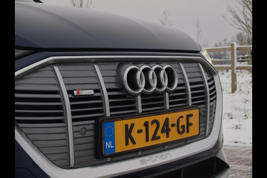 Audi e-tron 55 quattro S edition 95 kWh | SOH 95% | S-Line | Panoramadak | Trekhaak | Apple Carplay | Cruise Control | Parkeersensoren |
