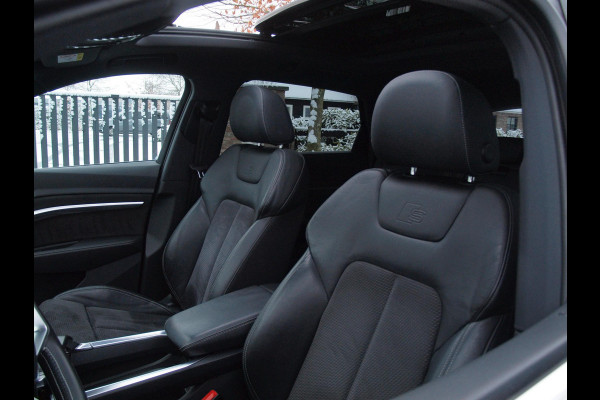 Audi e-tron 55 quattro S edition 95 kWh | SOH 95% | S-Line | Panoramadak | Trekhaak | Apple Carplay | Cruise Control | Parkeersensoren |