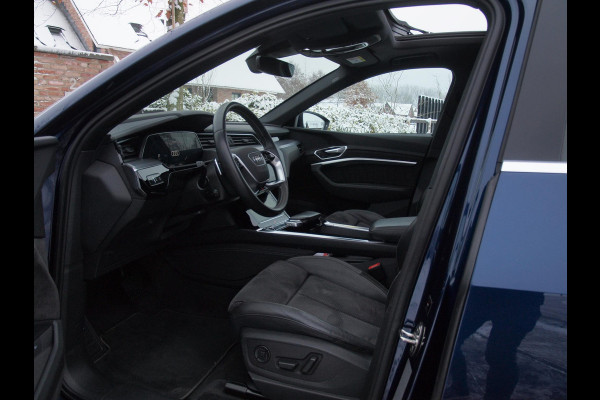 Audi e-tron 55 quattro S edition 95 kWh | SOH 95% | S-Line | Panoramadak | Trekhaak | Apple Carplay | Cruise Control | Parkeersensoren |