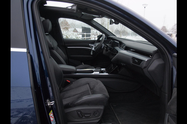 Audi e-tron 55 quattro S edition 95 kWh | SOH 95% | S-Line | Panoramadak | Trekhaak | Apple Carplay | Cruise Control | Parkeersensoren |