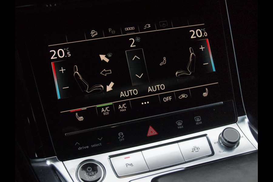 Audi e-tron 55 quattro S edition 95 kWh | SOH 95% | S-Line | Panoramadak | Trekhaak | Apple Carplay | Cruise Control | Parkeersensoren |