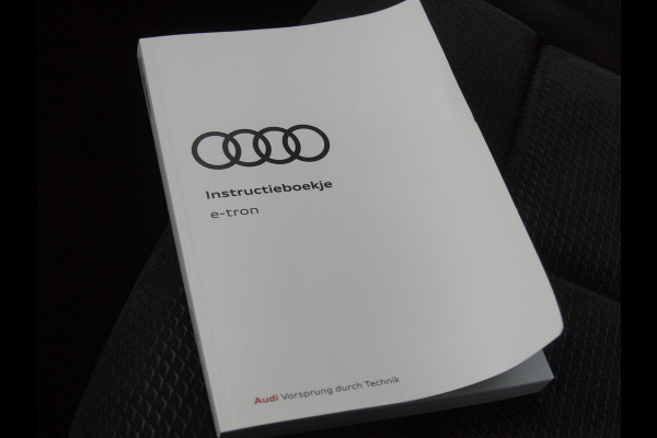 Audi e-tron 55 quattro S edition 95 kWh | SOH 95% | S-Line | Panoramadak | Trekhaak | Apple Carplay | Cruise Control | Parkeersensoren |