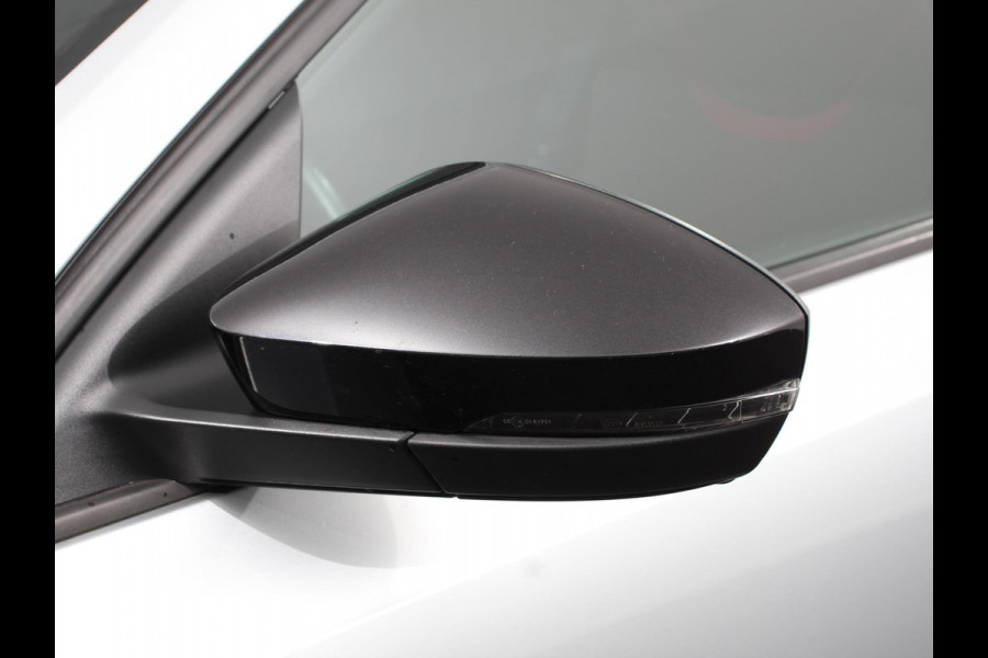 Škoda Octavia Combi 1.0 TSI 115pk Sport Business | Navigatie | Climate Control | Trekhaak | Extra Getint Glas | Lichtmetalen Velgen | Parkeer sensoren