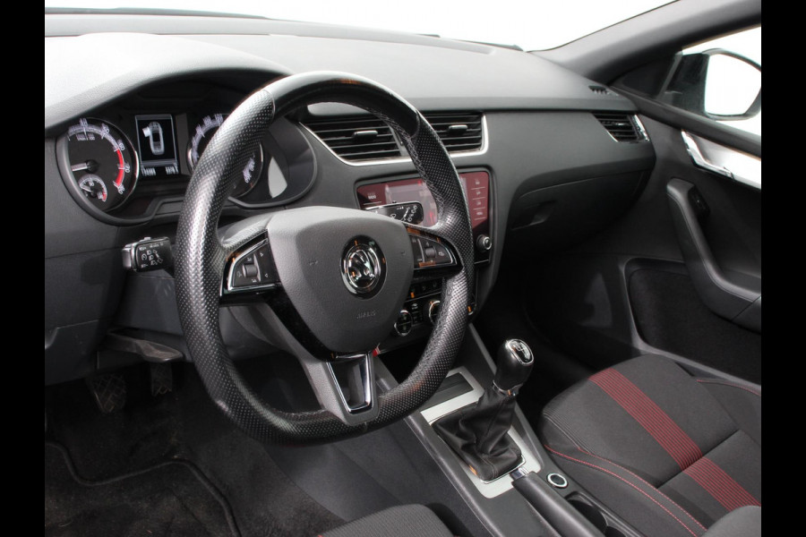 Škoda Octavia Combi 1.0 TSI 115pk Sport Business | Navigatie | Climate Control | Trekhaak | Extra Getint Glas | Lichtmetalen Velgen | Parkeer sensoren