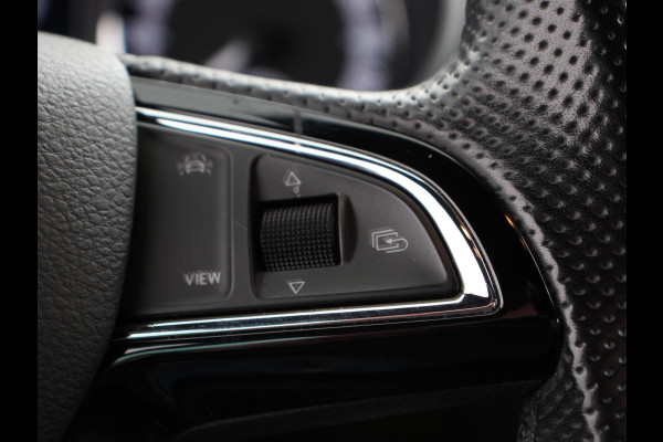 Škoda Octavia Combi 1.0 TSI 115pk Sport Business | Navigatie | Climate Control | Trekhaak | Extra Getint Glas | Lichtmetalen Velgen | Parkeer sensoren