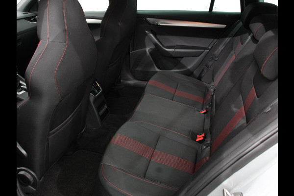 Škoda Octavia Combi 1.0 TSI 115pk Sport Business | Navigatie | Climate Control | Trekhaak | Extra Getint Glas | Lichtmetalen Velgen | Parkeer sensoren